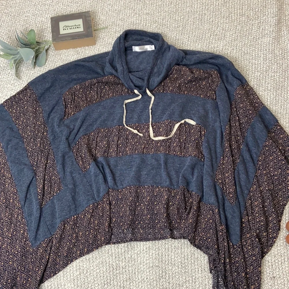 Easel cowl neck top - Picture 2 of 5